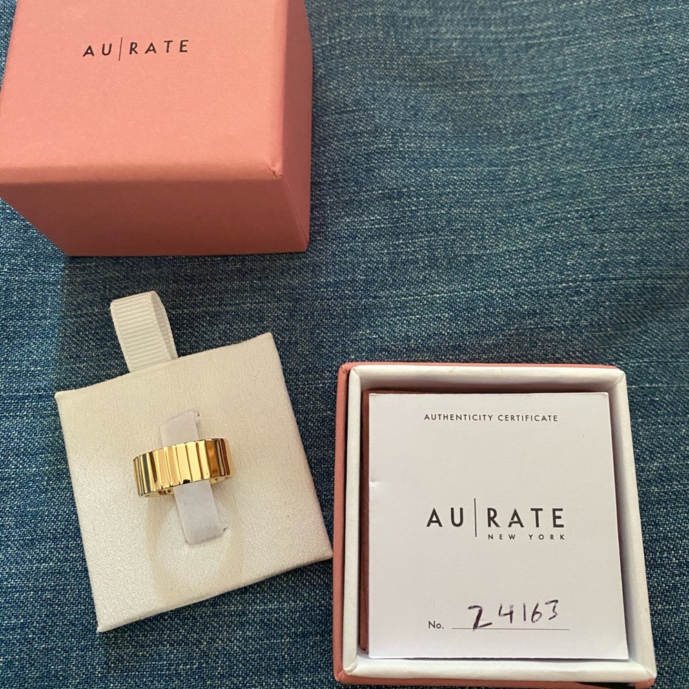 Gold Au|Rate Infinity Ring - Picture 3 of 4